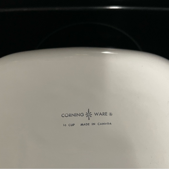 Corning Ware Blue Cornflower 16 Cup Casserole Dish - Picture 8 of 15